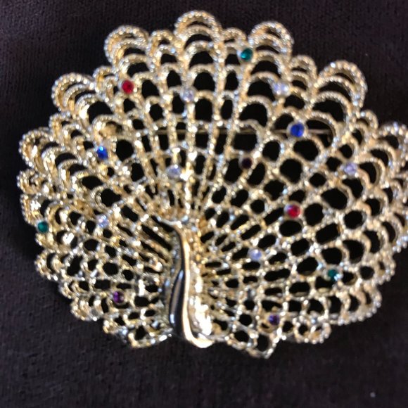 GOLD PEACOCK PIN WITH SMALL STONES NWOT - Picture 1 of 2